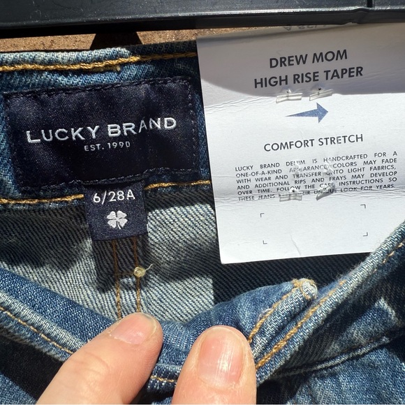 Lucky Brand High Rise Drew Mom Jeans 6 / 28A - Picture 5 of 6